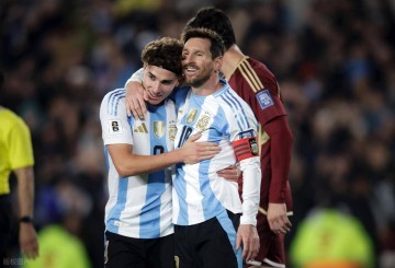 球王诞生!梅西球王加冕,国际足坛历史第一人