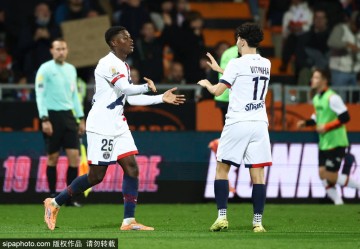 居勒因伤被换，阿隆索展现战术智慧