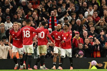 3-2!4-2!英超彻底乱了:升班马杀进前二,曼联三连胜反超利物浦