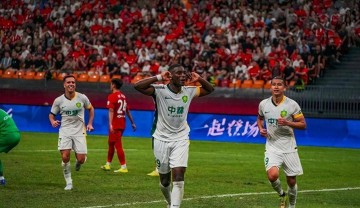 崩盘倒计时！国安夏窗这招真绝：宁用废柴外援硬扛也不给西甲级中卫注册