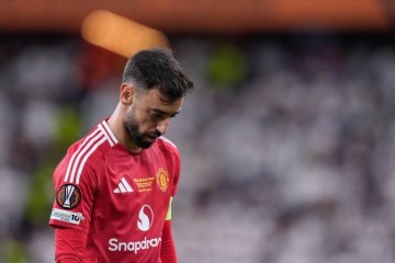 70万镑免税周薪!英媒曝沙特冬窗继续追求曼联队长,开价1亿英镑