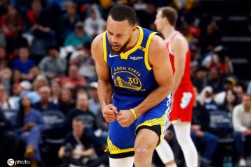 追梦格林:库里将以38岁高龄拿到生涯第3座MVP